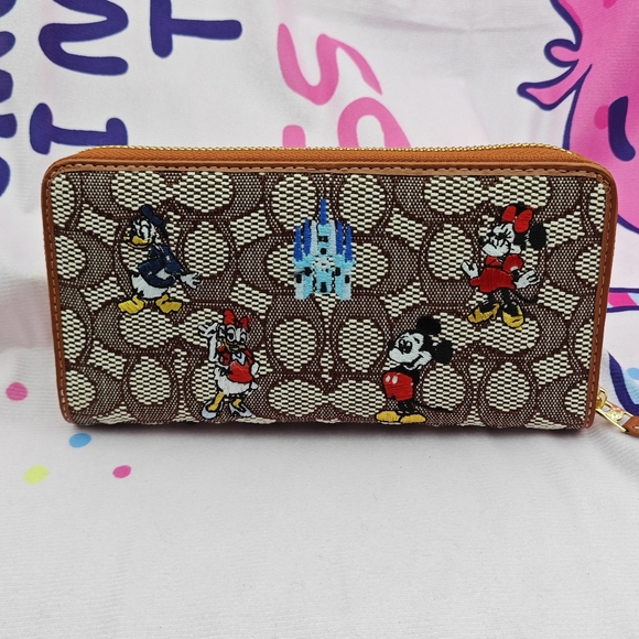 Coach Wallet - Picture 8 of 9